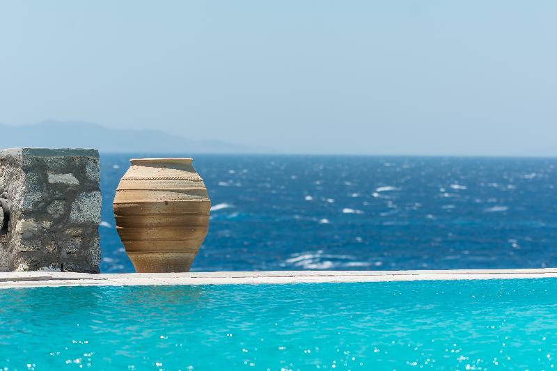 Capo Di Mykonos Resort Agios Ioannis Diakoftis Exterior photo